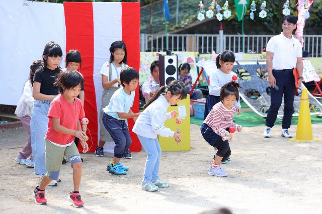 けん玉パフォーマンス(郡山敬愛幼稚園学園祭りにて)
