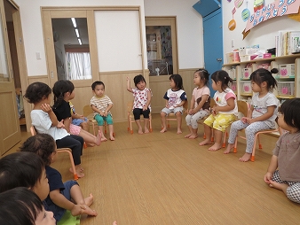 朝のつどい